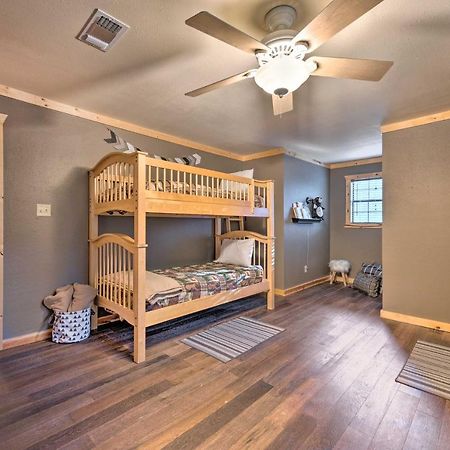 Broken Bow Retreat On 2 Acres With Hot Tub And Deck! Villa Exteriör bild