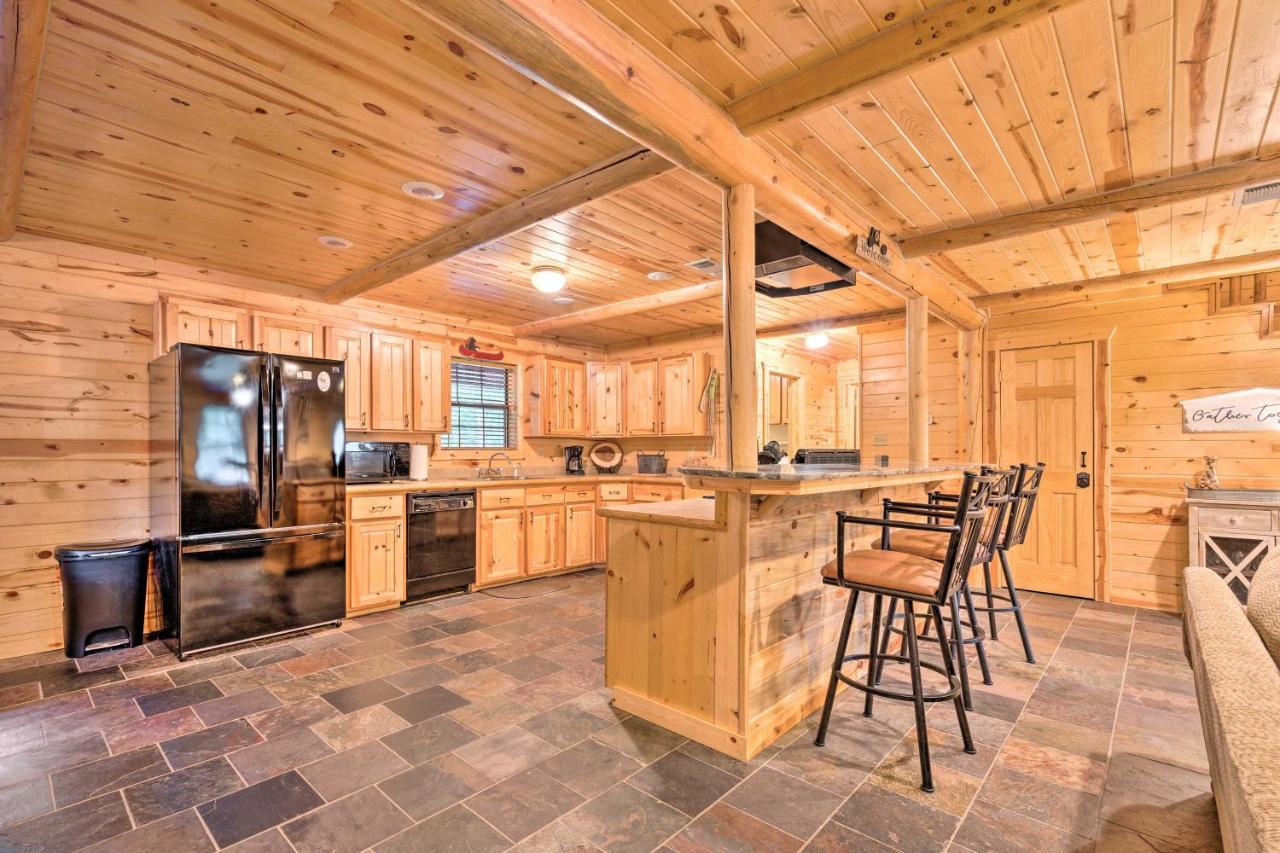 Broken Bow Retreat On 2 Acres With Hot Tub And Deck! Villa Exteriör bild