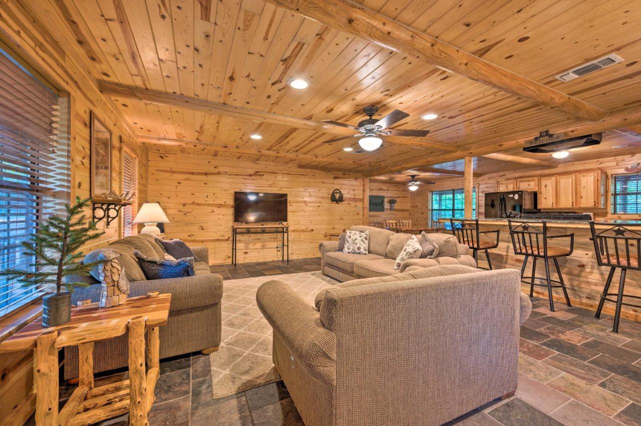 Broken Bow Retreat On 2 Acres With Hot Tub And Deck! Villa Exteriör bild