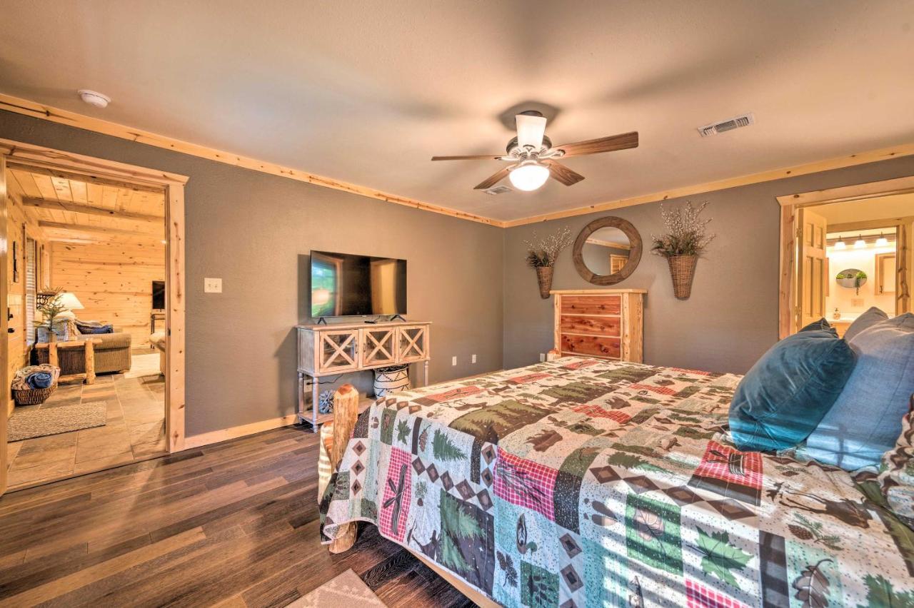 Broken Bow Retreat On 2 Acres With Hot Tub And Deck! Villa Exteriör bild
